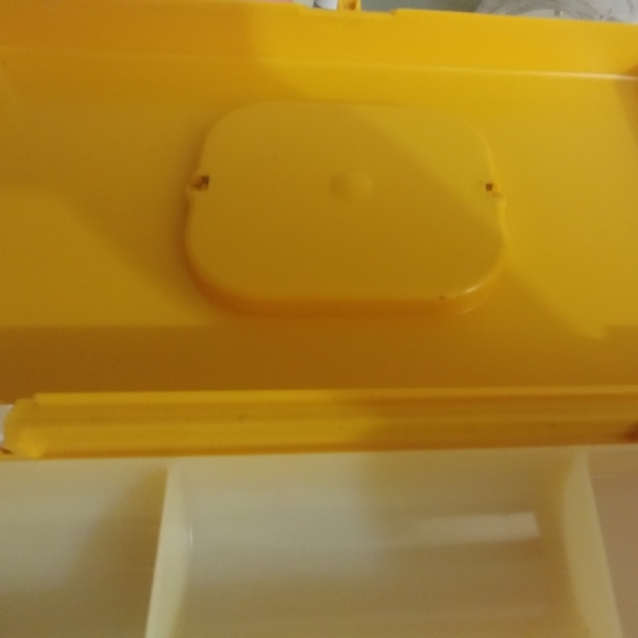 Vintage Harvest Yellow Thread Case/Spools - Picture 7 of 16